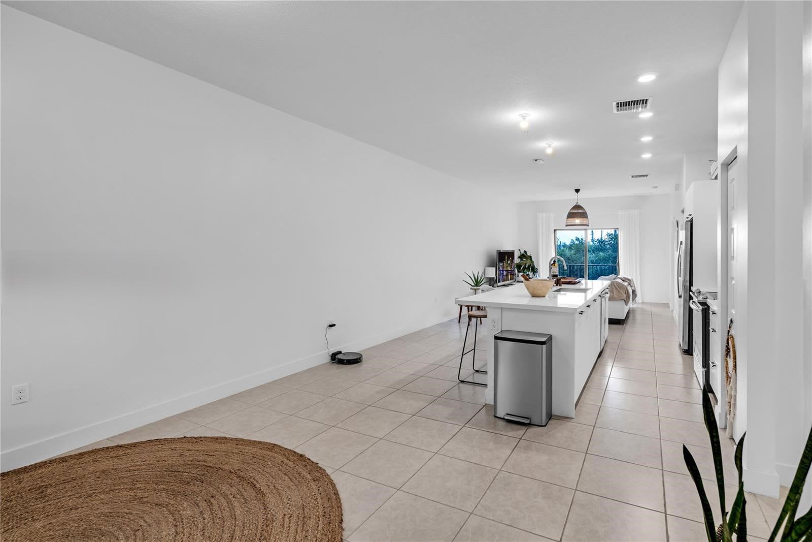 8175 Northwest 104th Avenue – photo 4