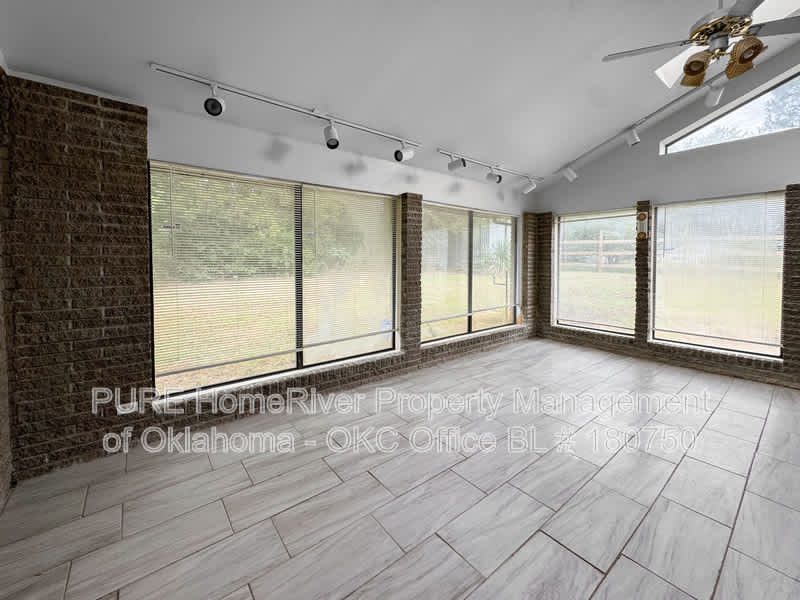 4720 NE 31st St – photo 4