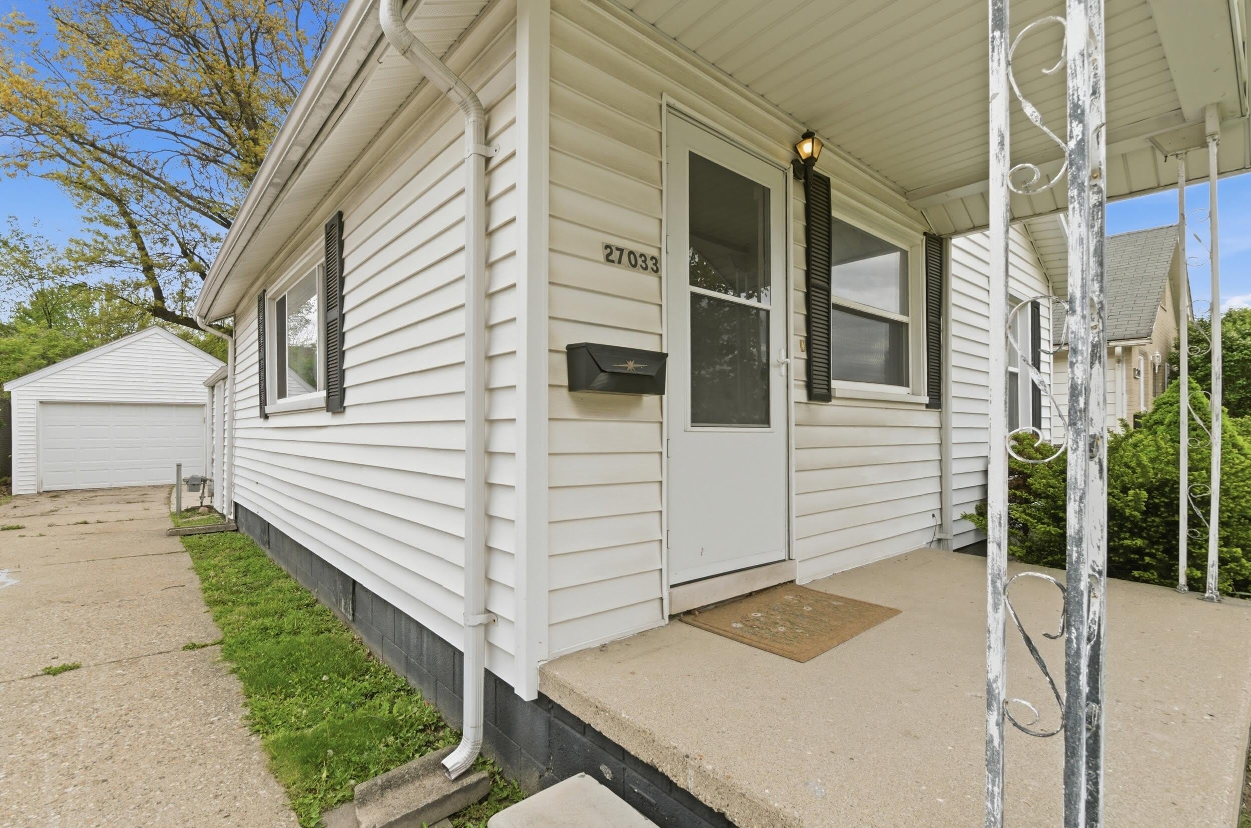 27033 Brush Street – photo 3