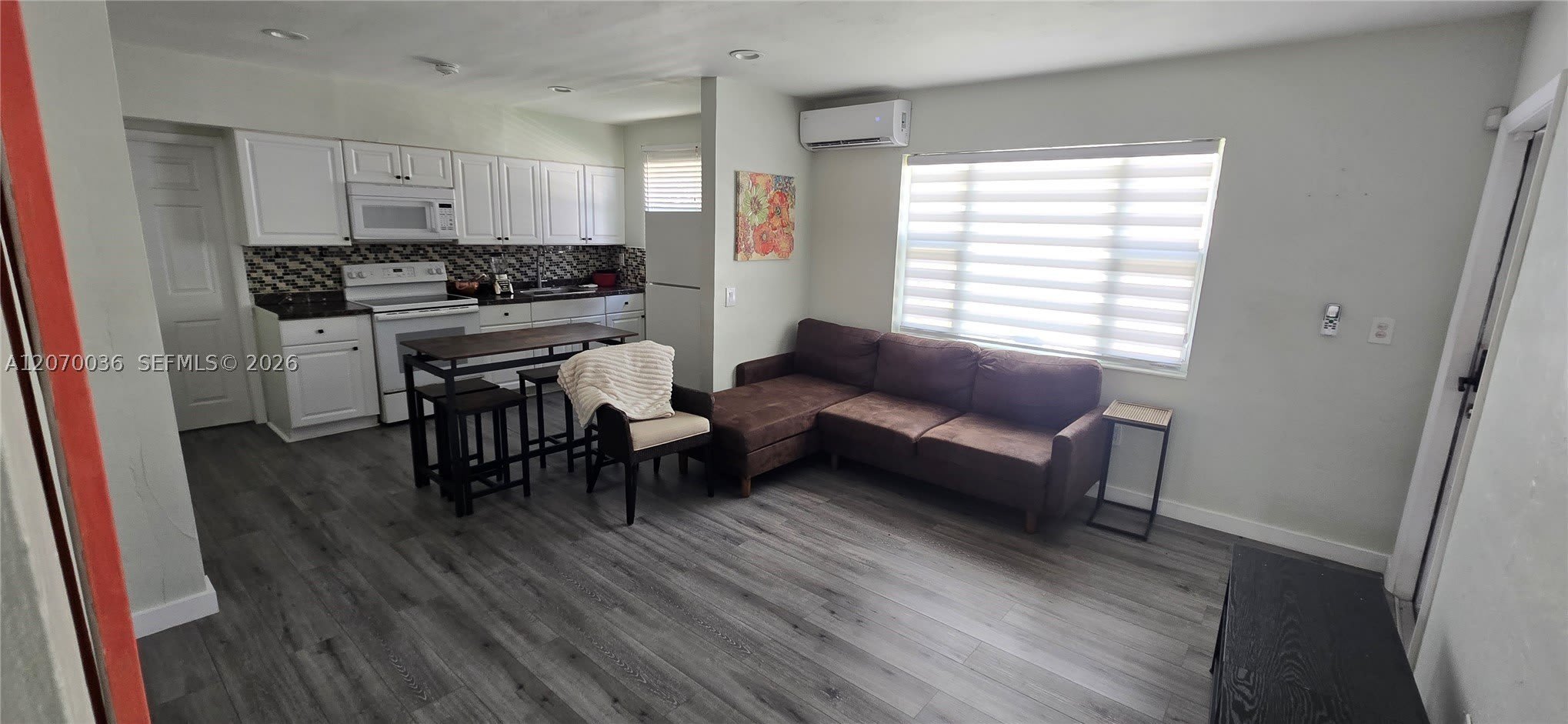 1130 NE 111th St – photo 3