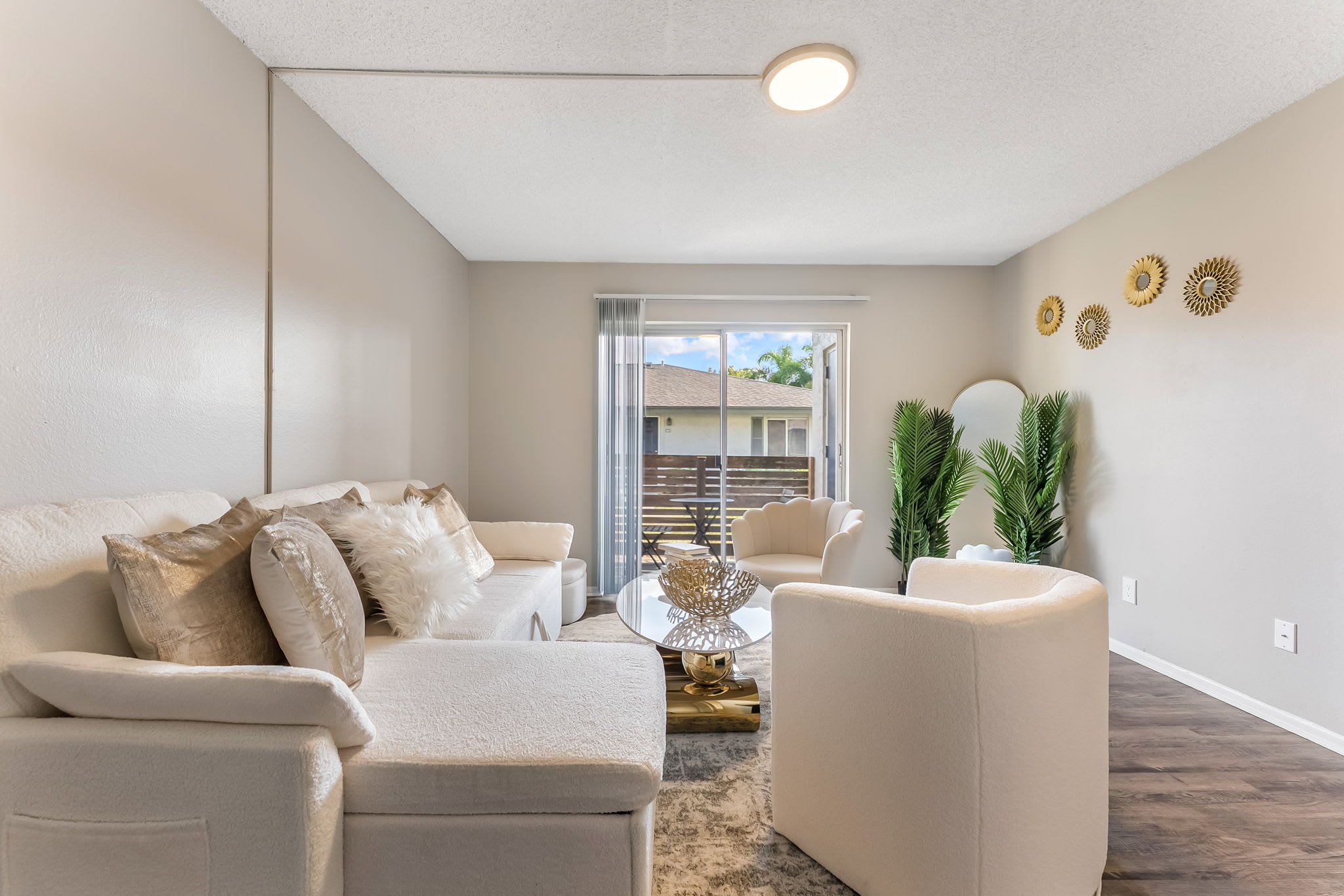 Shoreline Pointe Apartments – photo 2