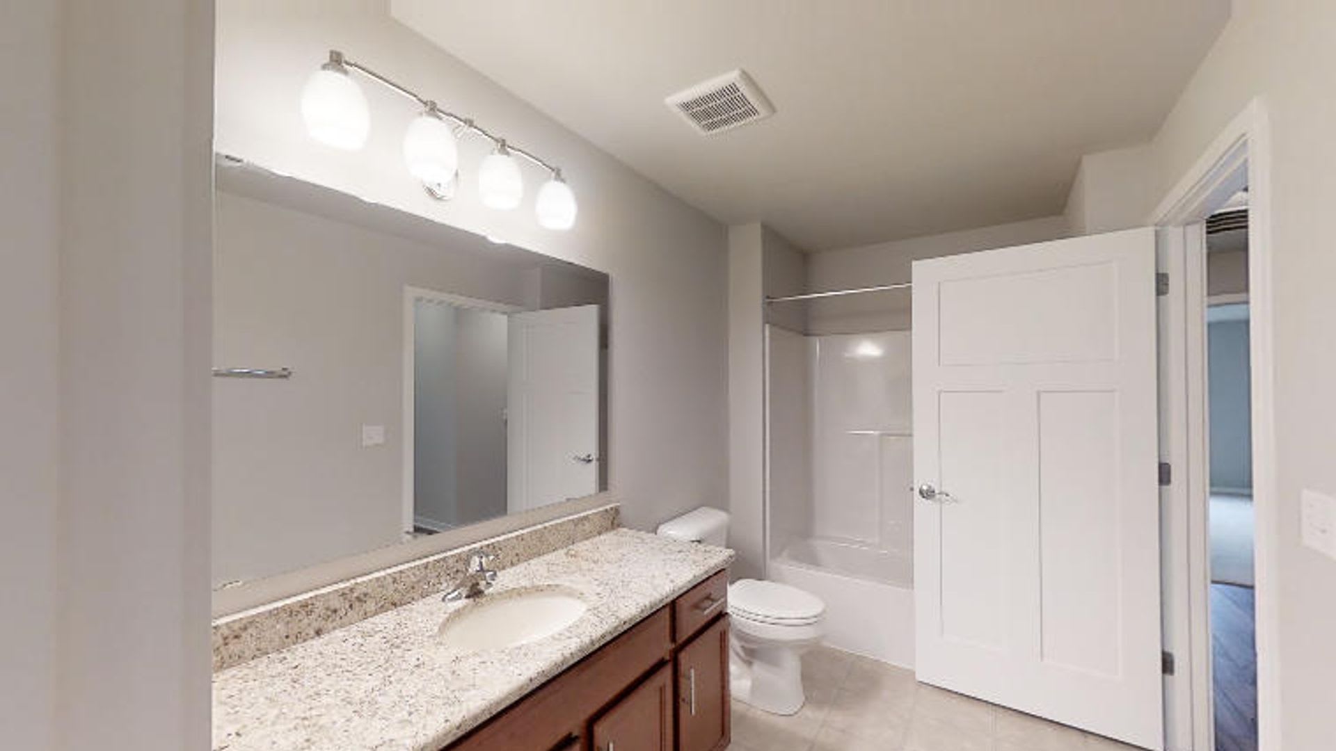 Condo Style Upper 2 Bedroom 2 Bathroom Apartment – photo 2