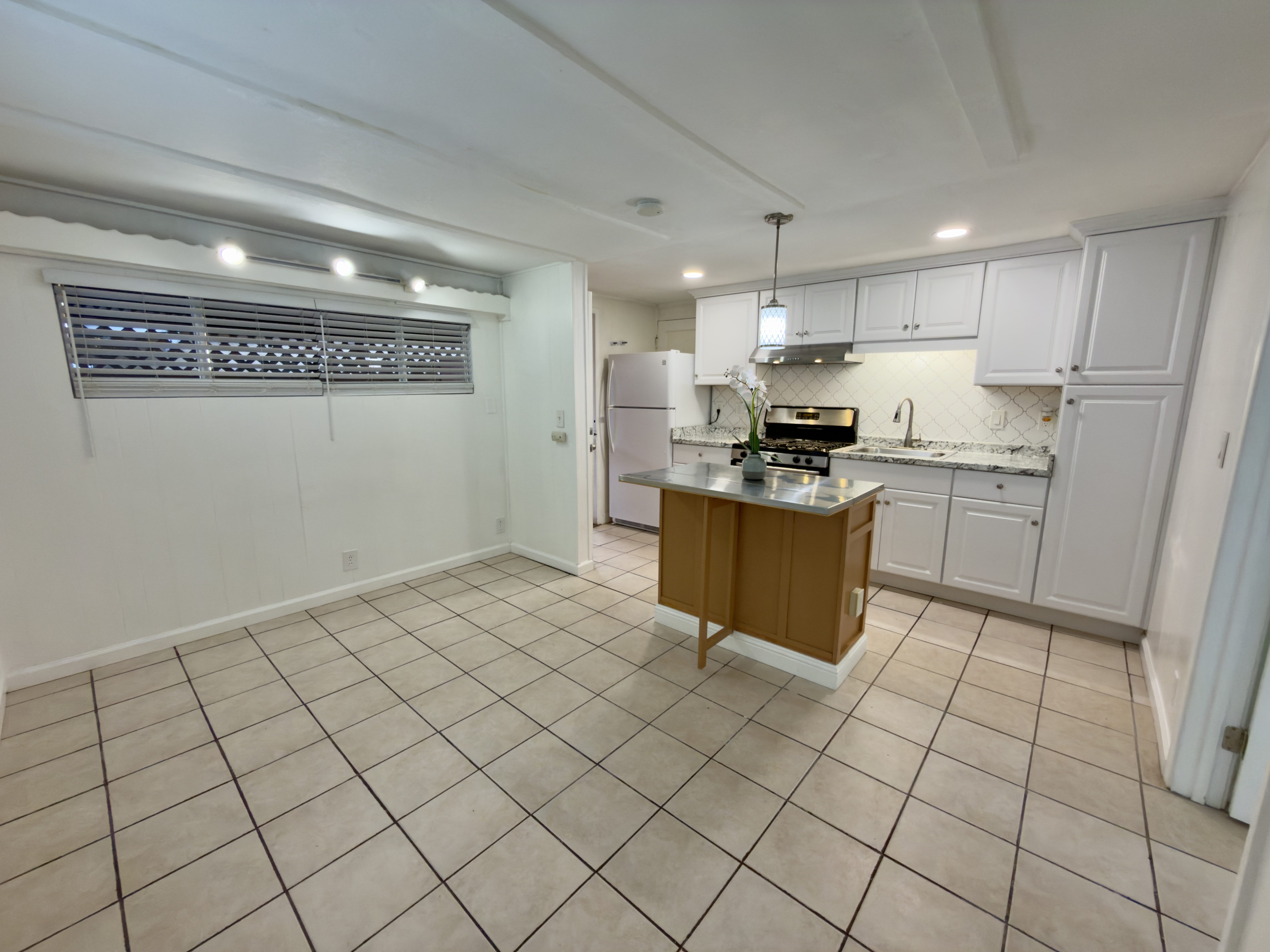 1204 W Prune Ave – photo 5