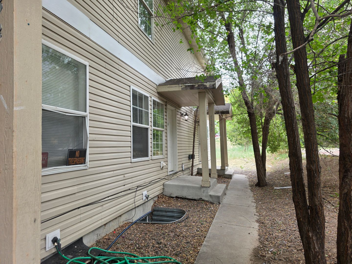 Bright & Refreshed 3BR Townhome Ready for Move‑In – photo 1