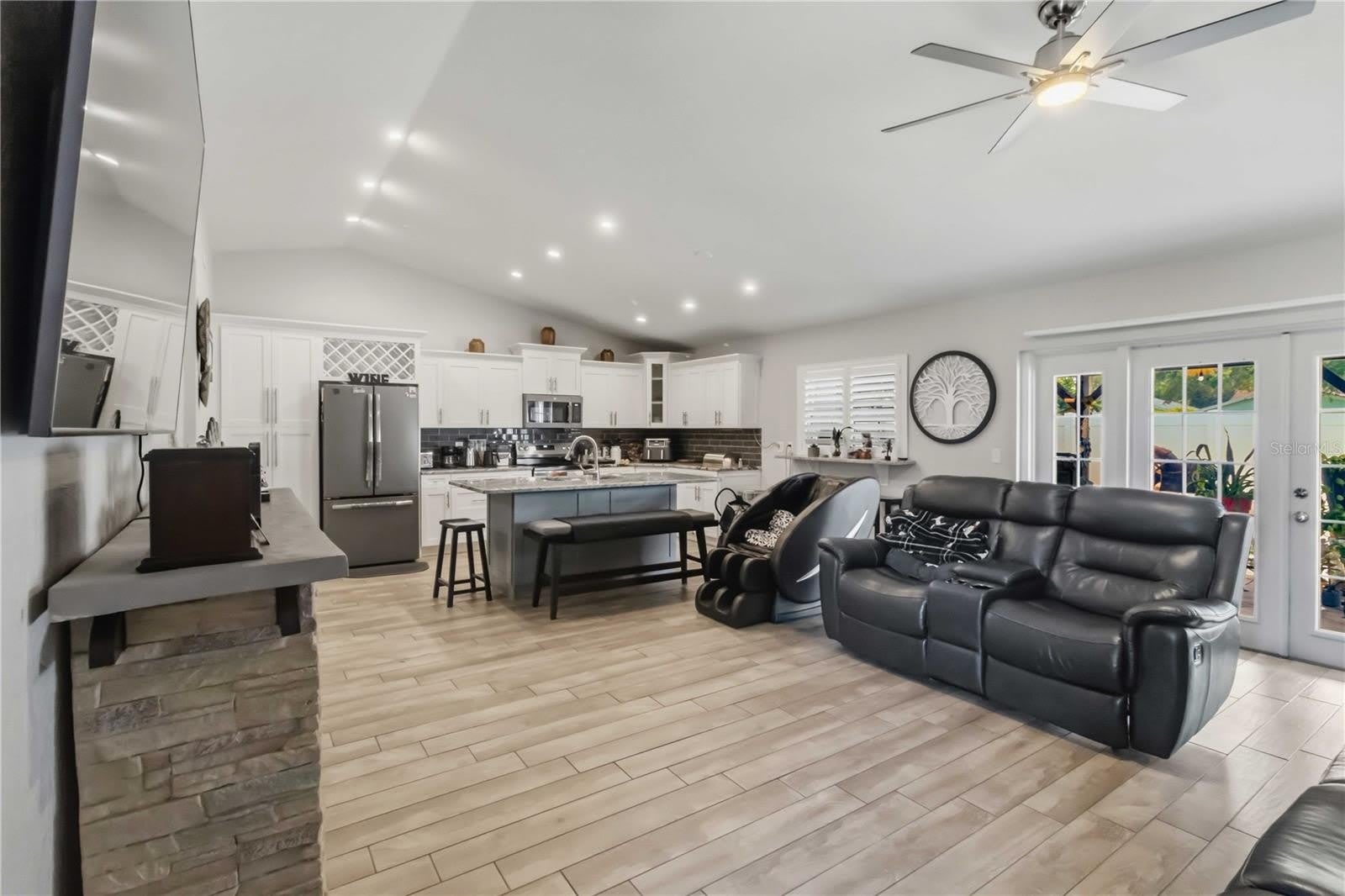 10327 PARKCREST Drive – photo 5