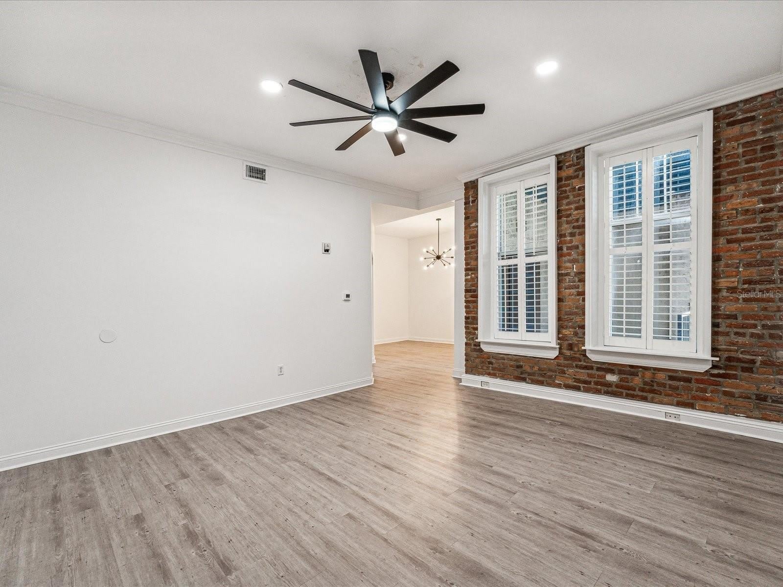 215 CENTRAL Avenue – photo 3