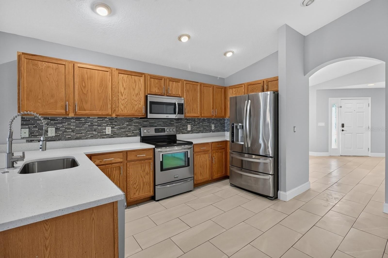 7961 CARRIAGE POINTE Drive – photo 3