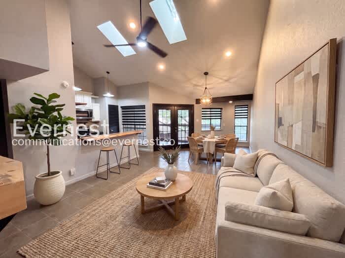 8611 Datapoint Drive – photo 2