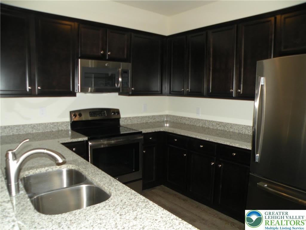 631 Linden Street – photo 3