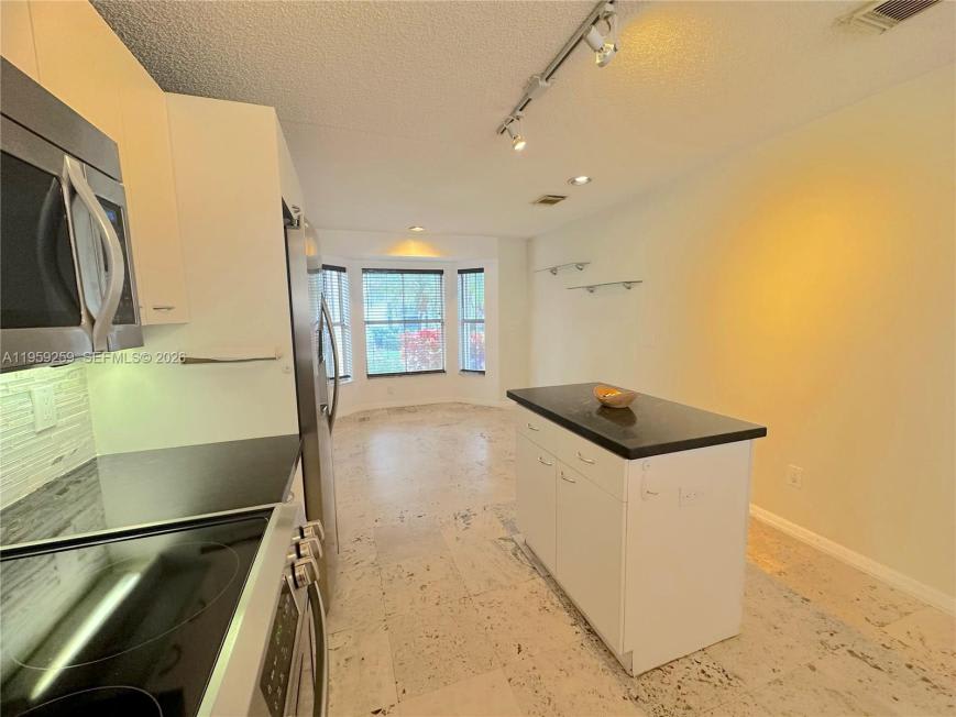 1115 River Birch St – photo 2
