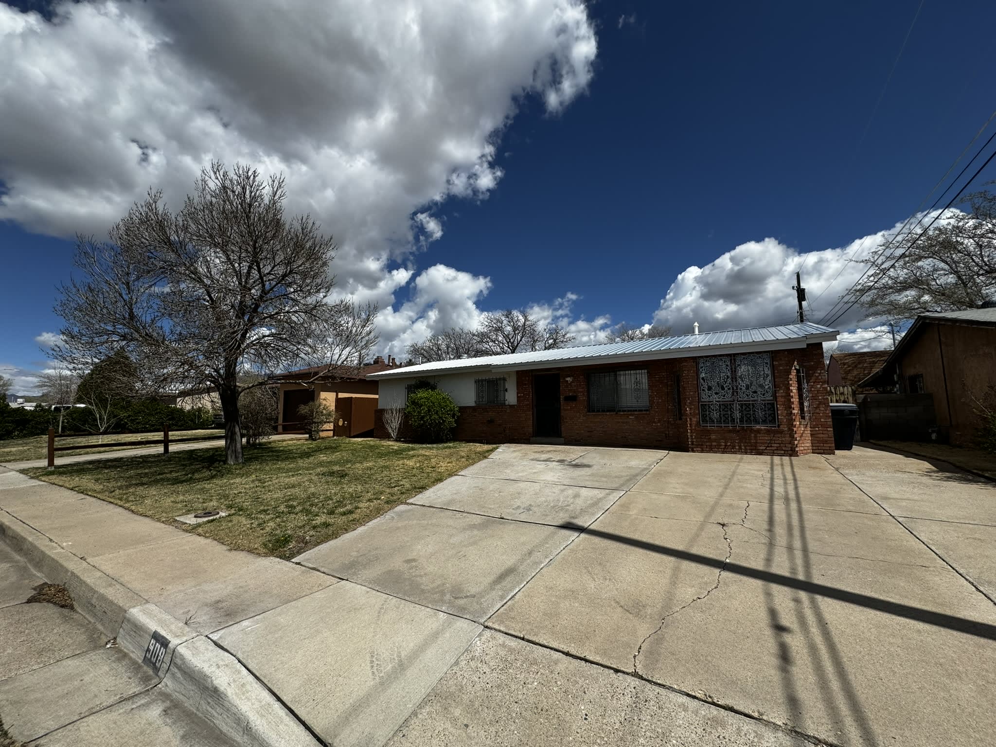 908 Faye Place Northeast – photo 3