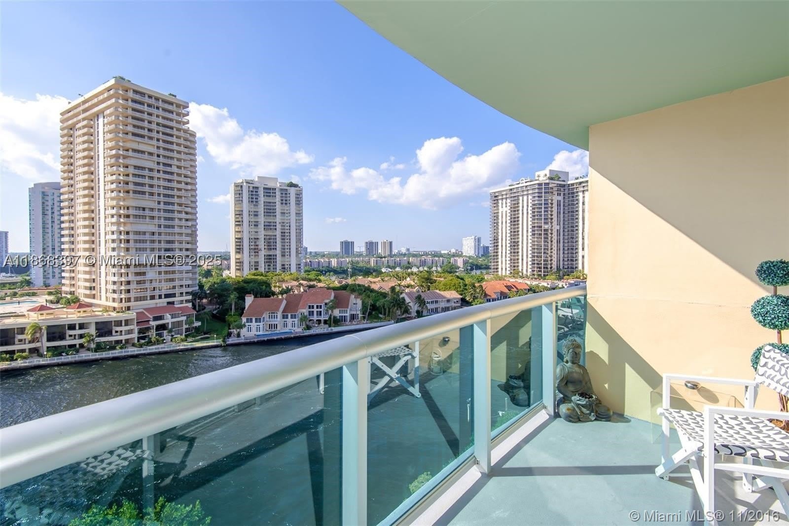 19390 Collins Ave – photo 2