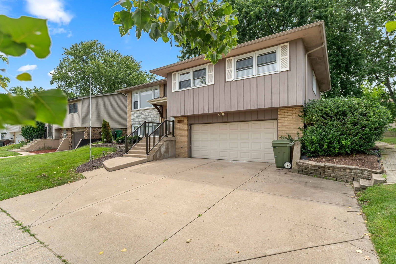 15954 Ozark Avenue – photo 3