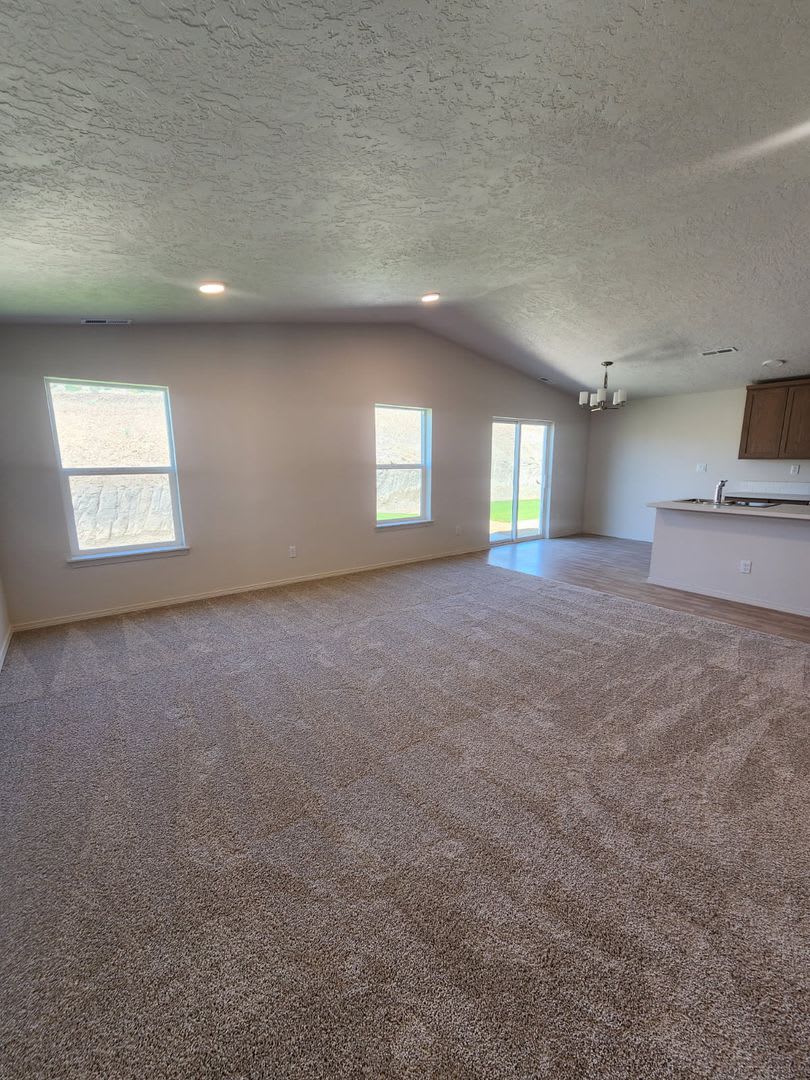 **************New lower monthly rent ************ *First full month FREE- with 12 month lease* OAC – photo 3