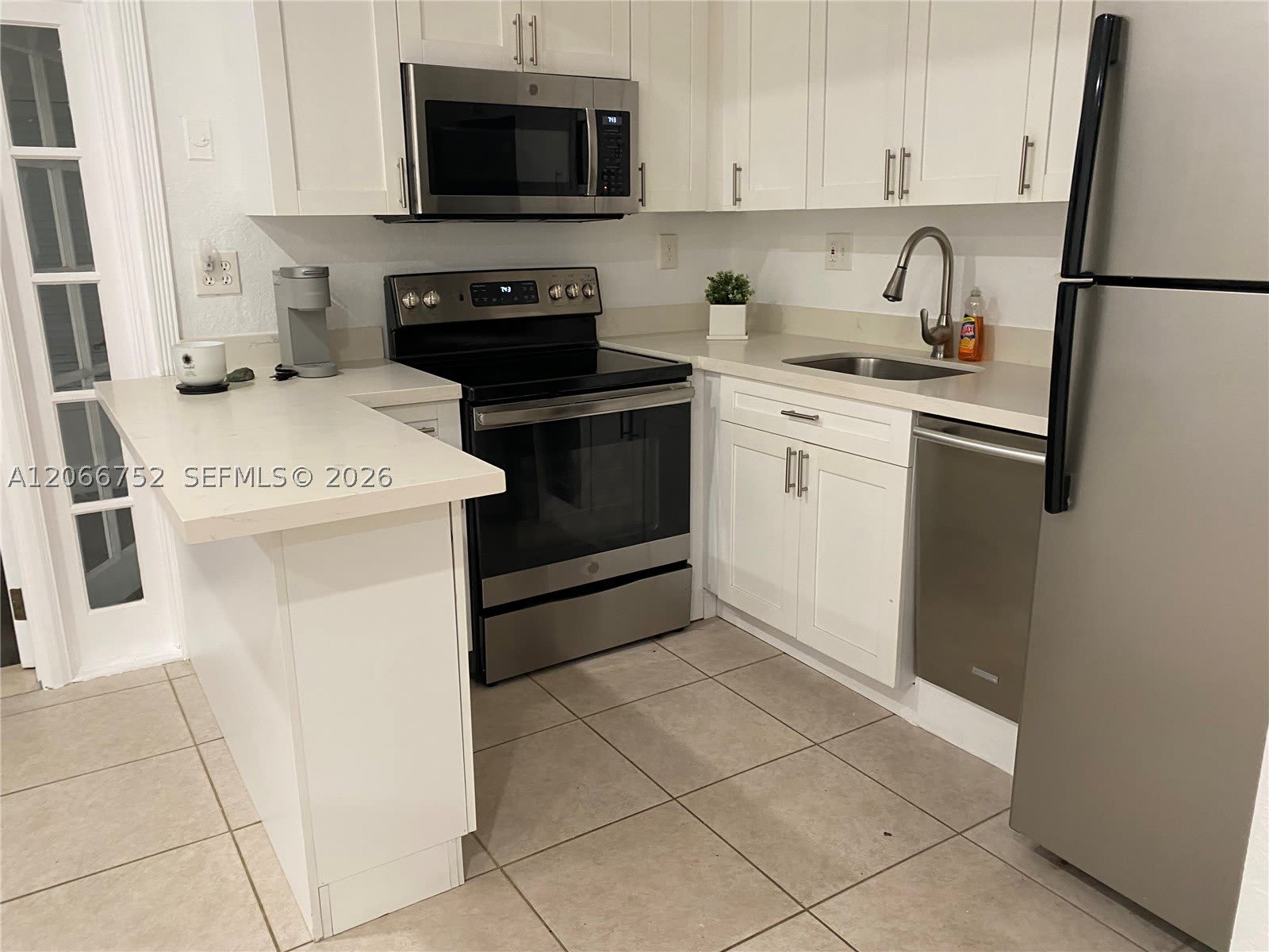 1 Edgewater Dr – photo 4