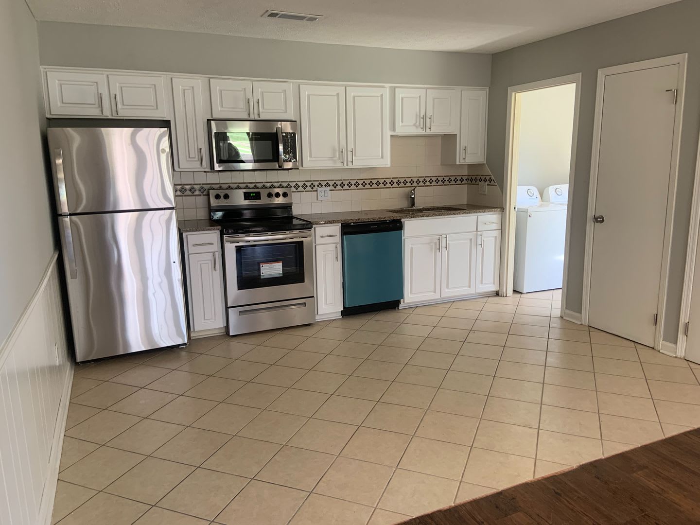 Beautiful Updated Duplex! – photo 5