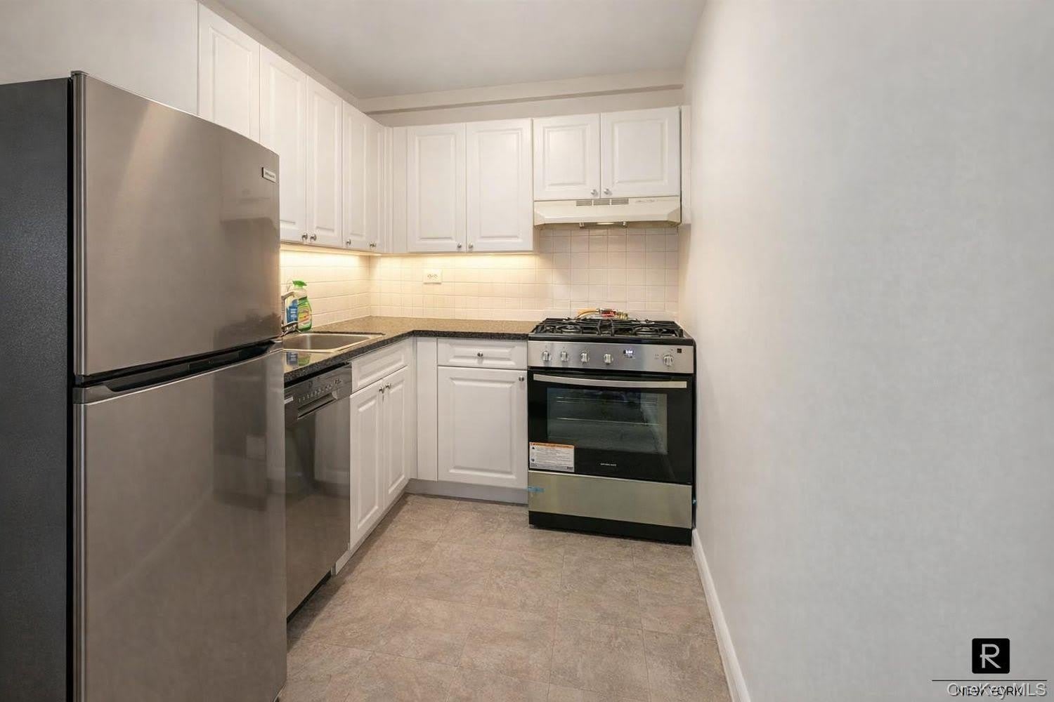 240 E 55th Street – photo 2