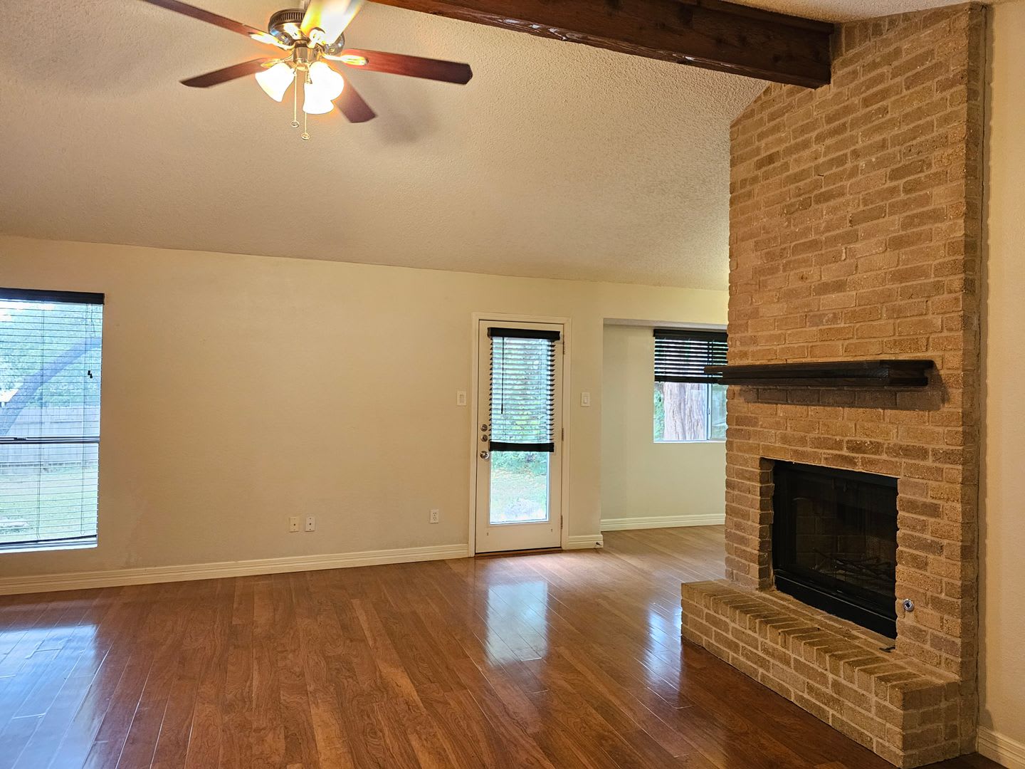 Lovely 3/2 in a great location! – photo 5