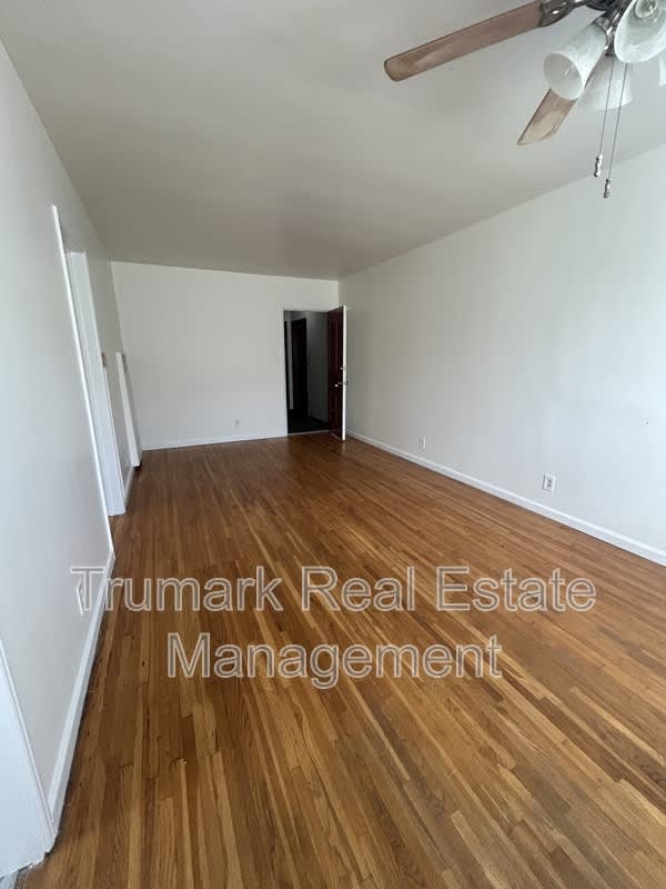 3739 Los Feliz Blvd – photo 2