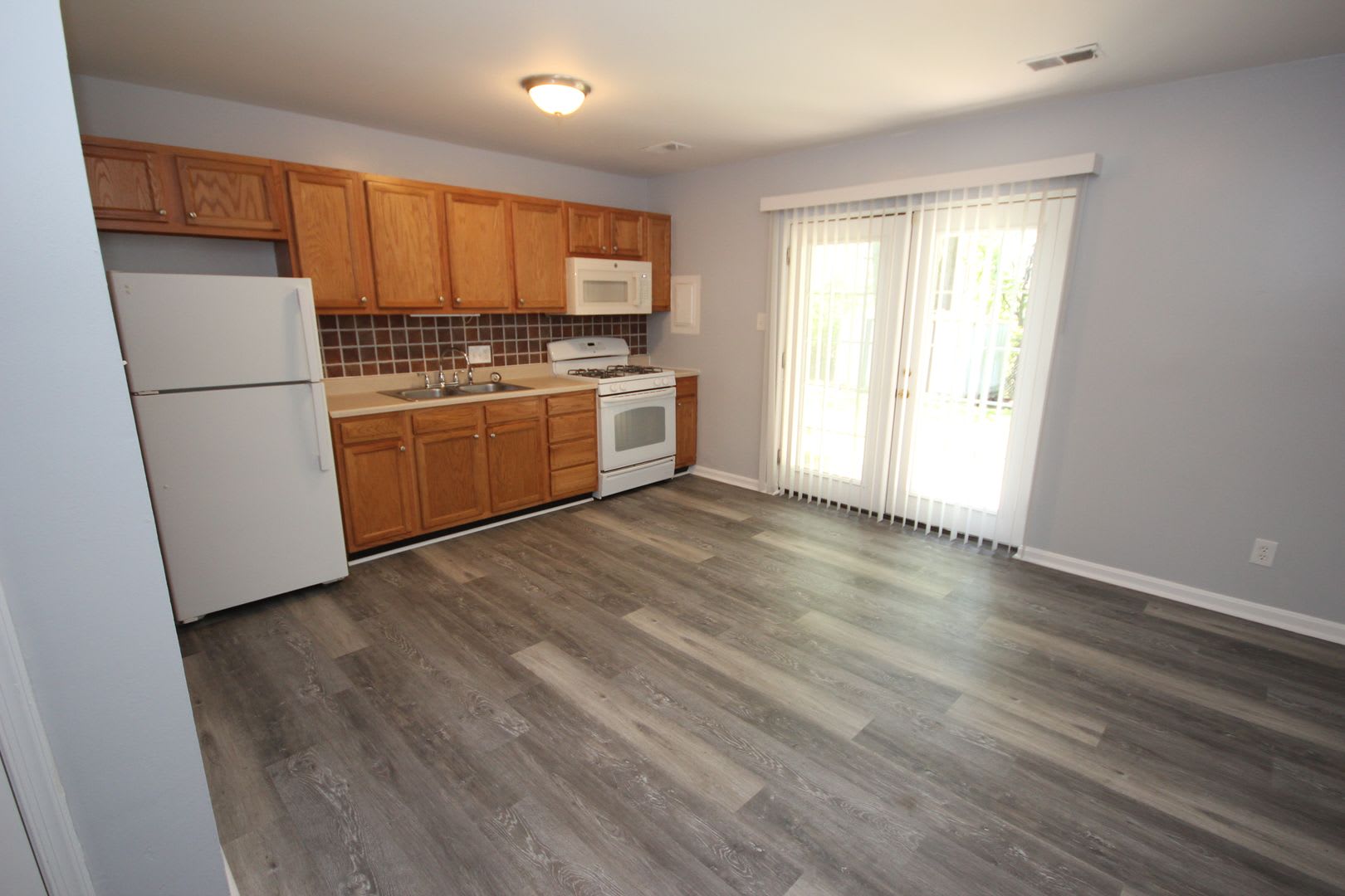 Holly Circle Townhouses – photo 4