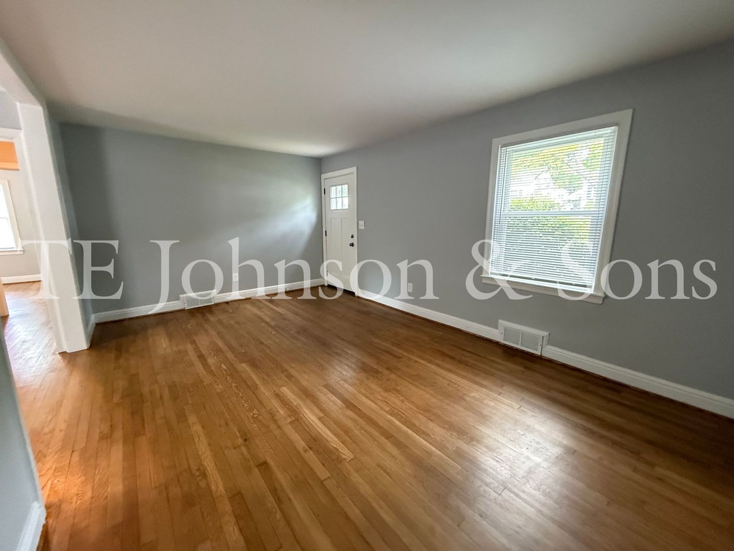 Charming Renovated 3BR Home – photo 4