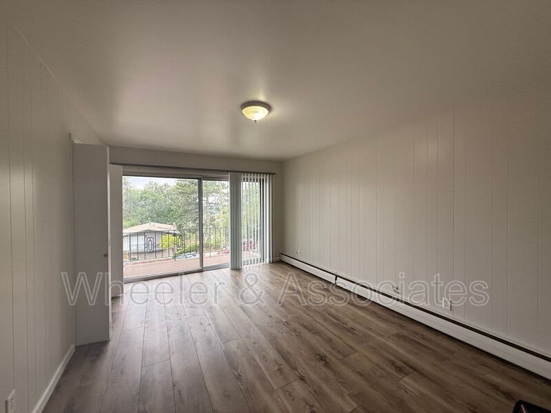 638 Columbus St – photo 4