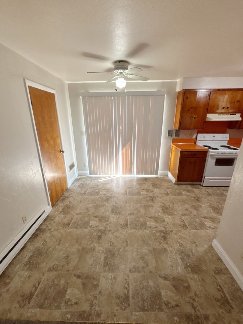 1110 Garfield St – photo 4