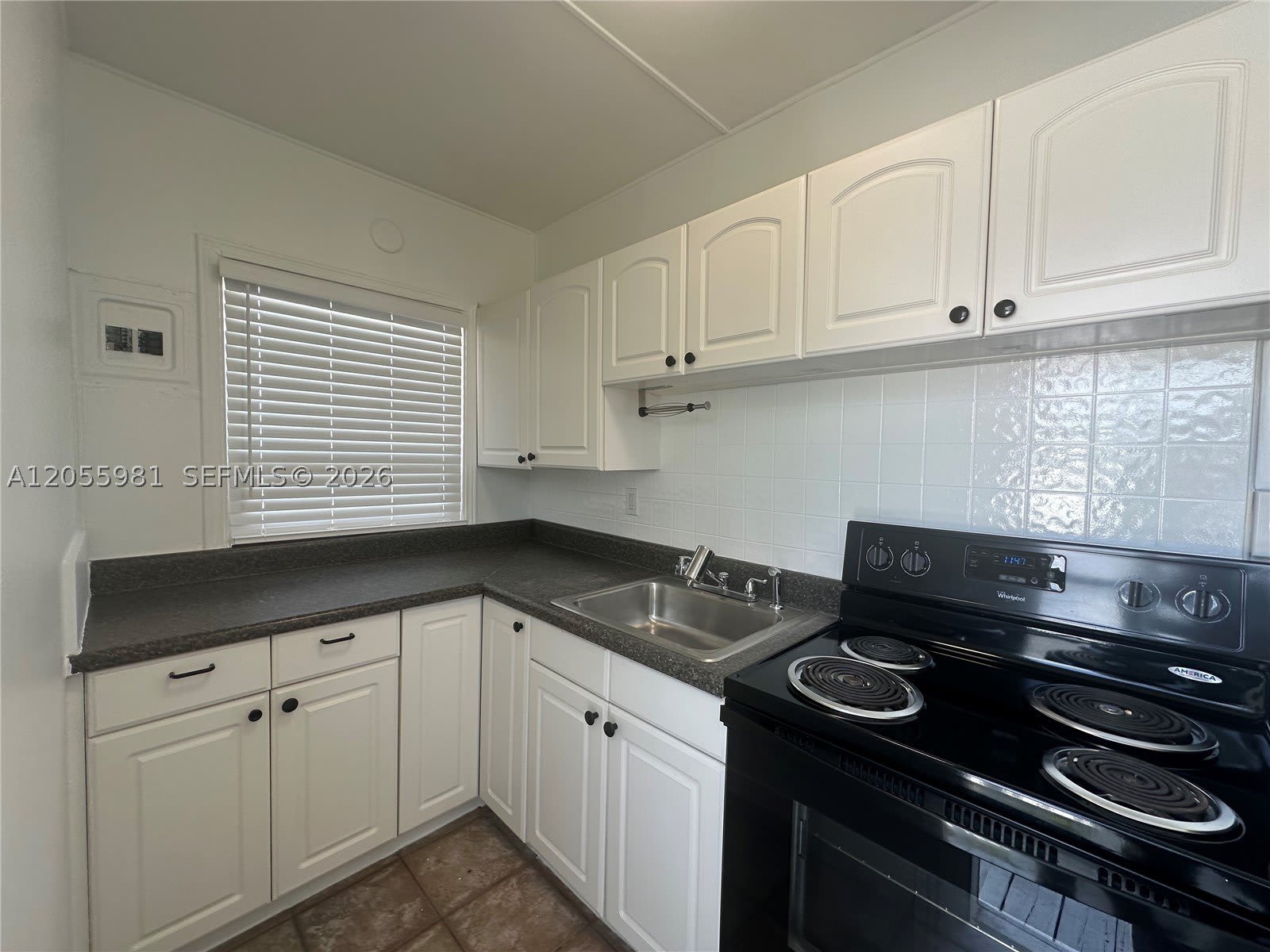 4249 Bougainvilla Dr – photo 2