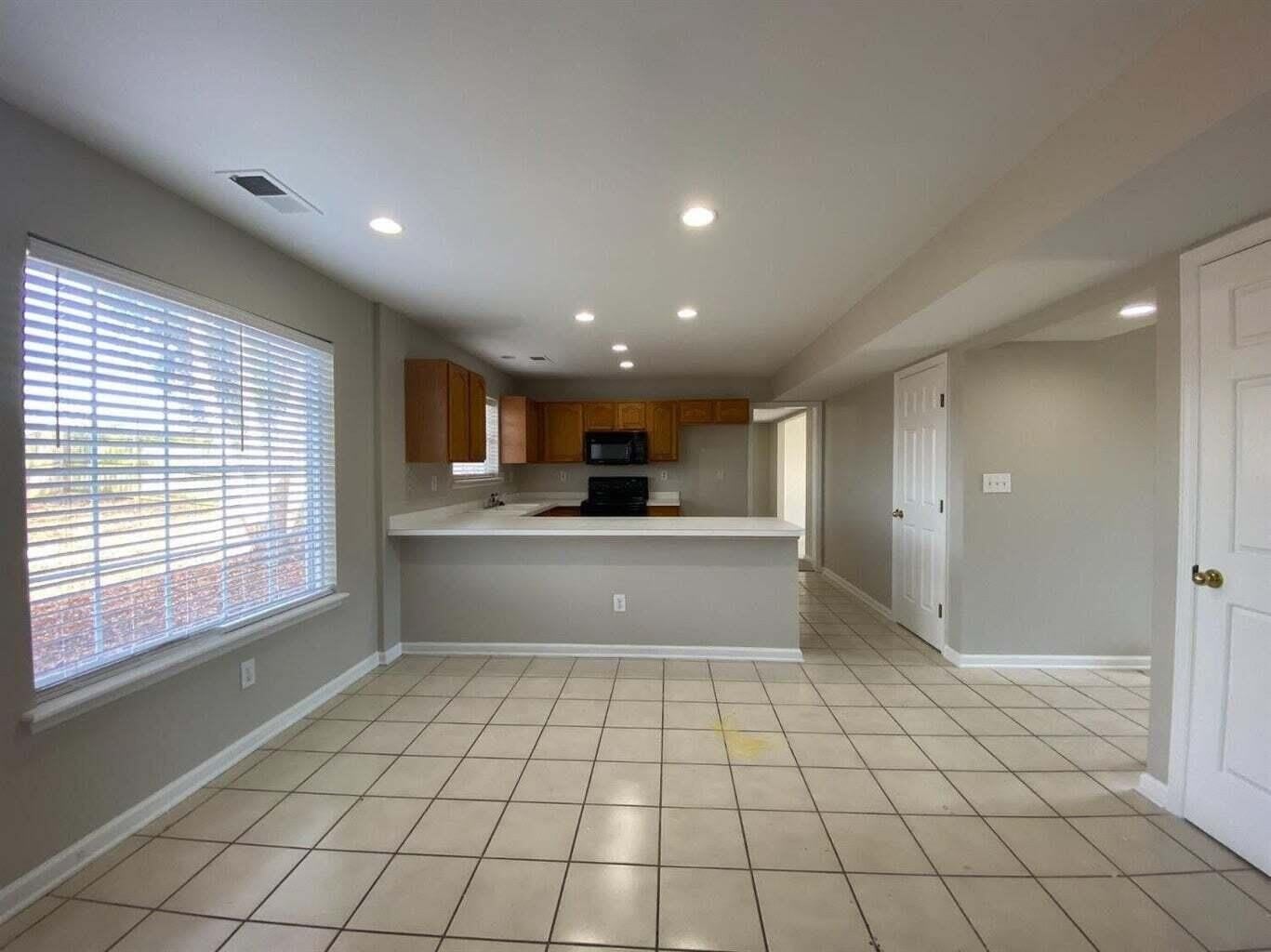 2052 Blackhorse Lane – photo 2