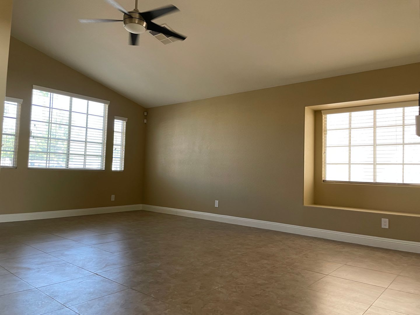 1 story home, 4brs, 2bath, 2cg – photo 5