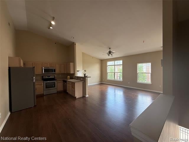 14586 Vauxhall Drive – photo 2