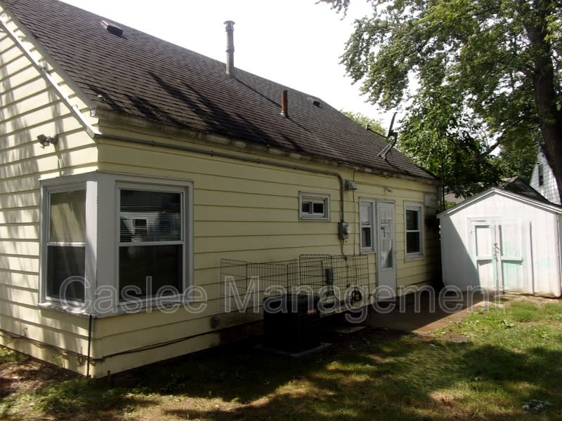1235 Anderson – photo 2