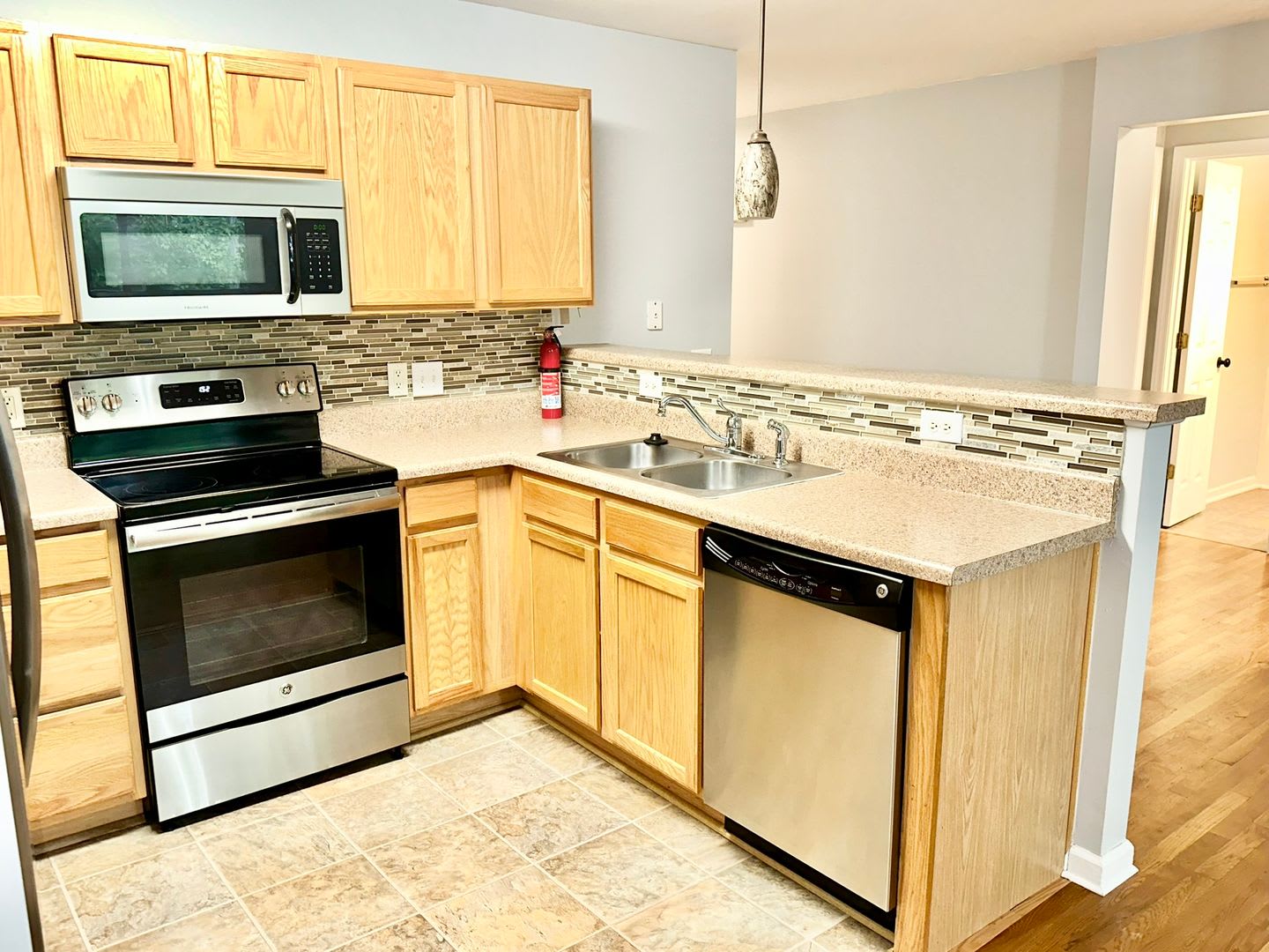 2nd floor 3-bedroom condo! – photo 3