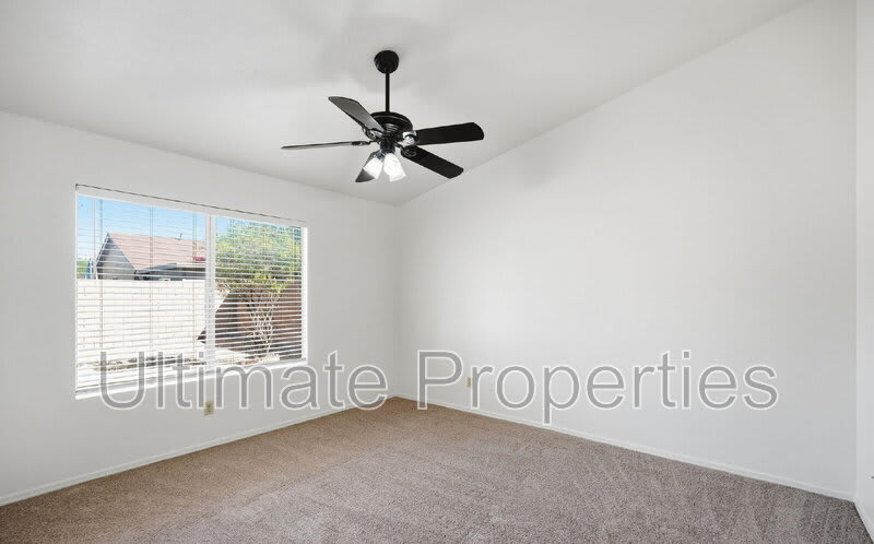 8542 W Oregon Ave – photo 5