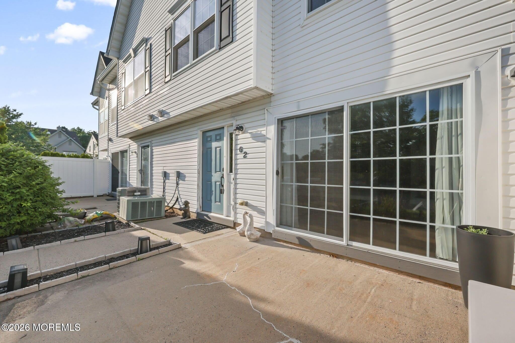 62 Dover Court – photo 3