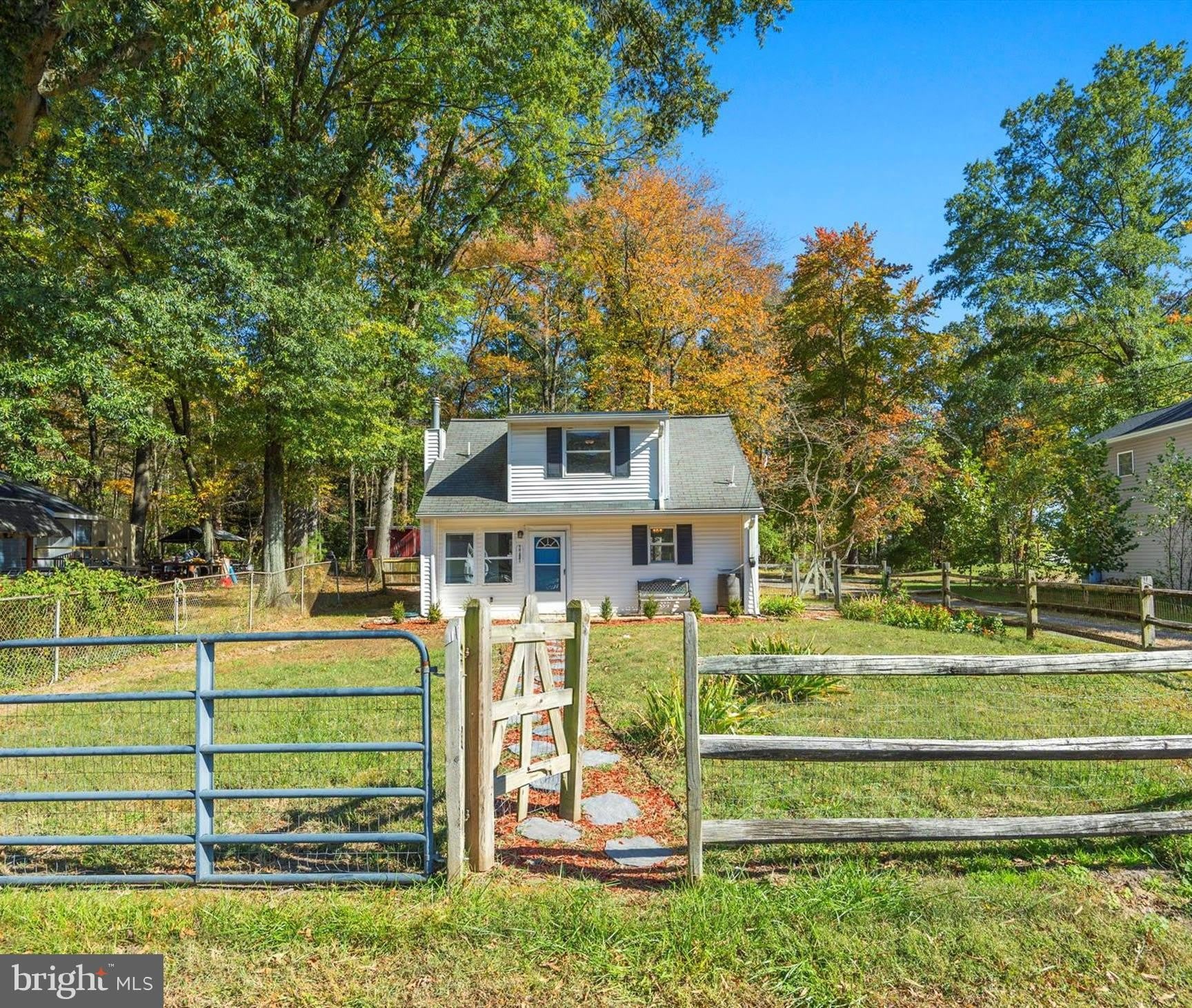 7707 WARSAW Avenue – photo 2