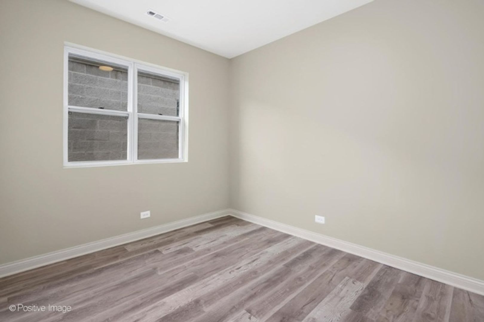 Spacious 3BR Duplex in Chicago – photo 4