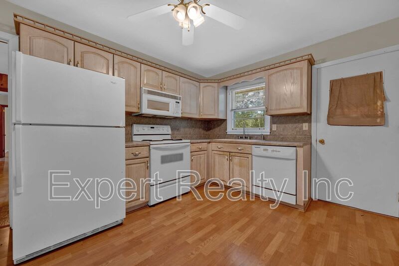 2249 4th Pl Cir NE – photo 5