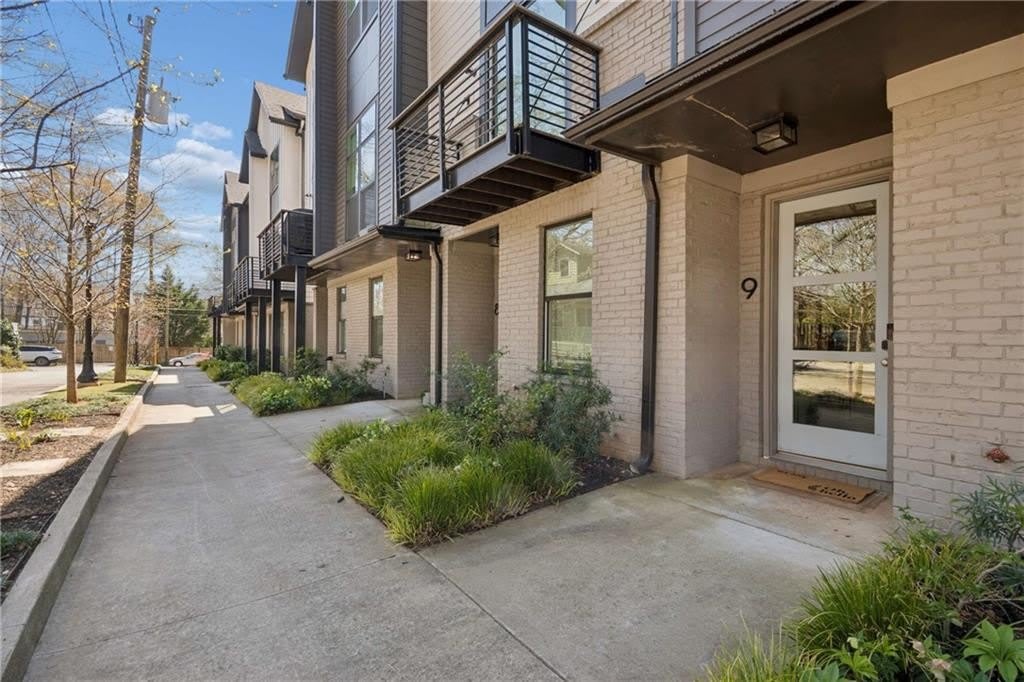 1350 May Avenue Se – photo 2