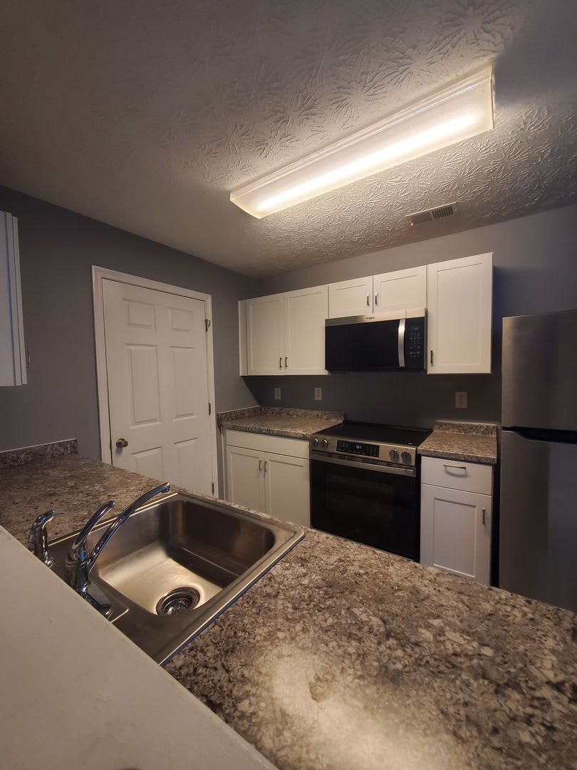 Open House Saturday from 11:00AM -11:30AM Spacious Condo – photo 2
