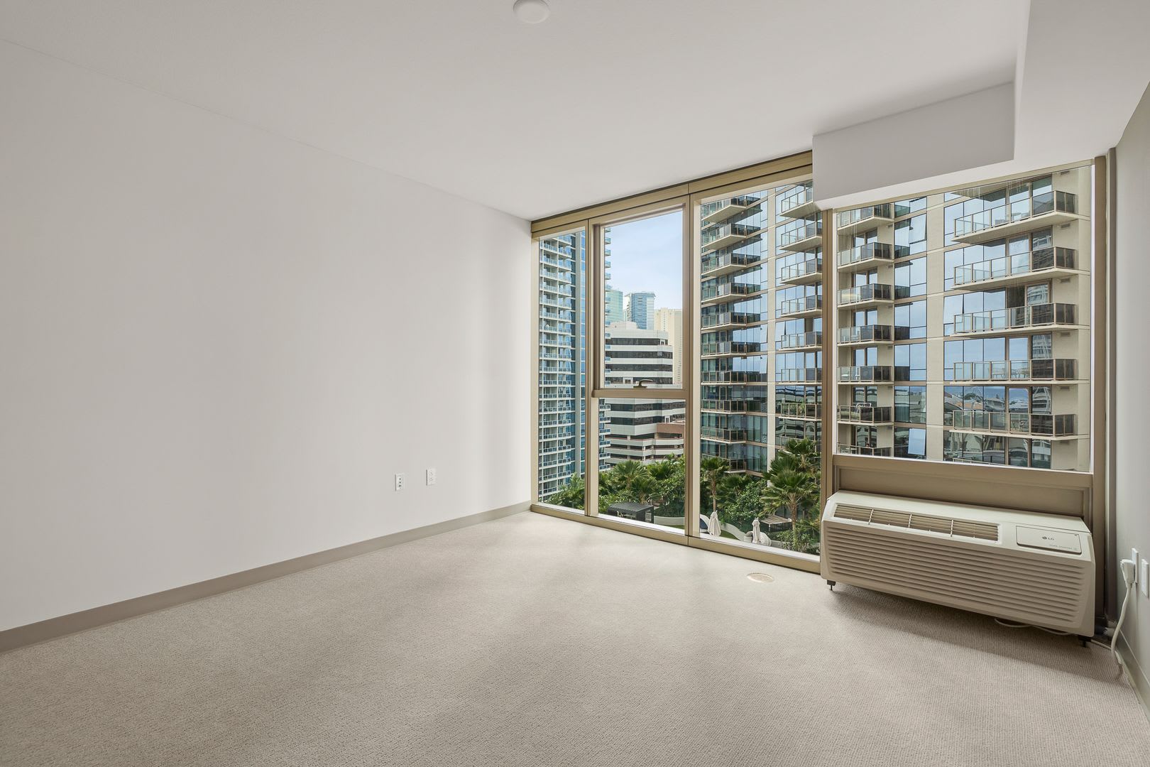 Modern Studio at The Flats at Sky Ala Moana East – photo 3