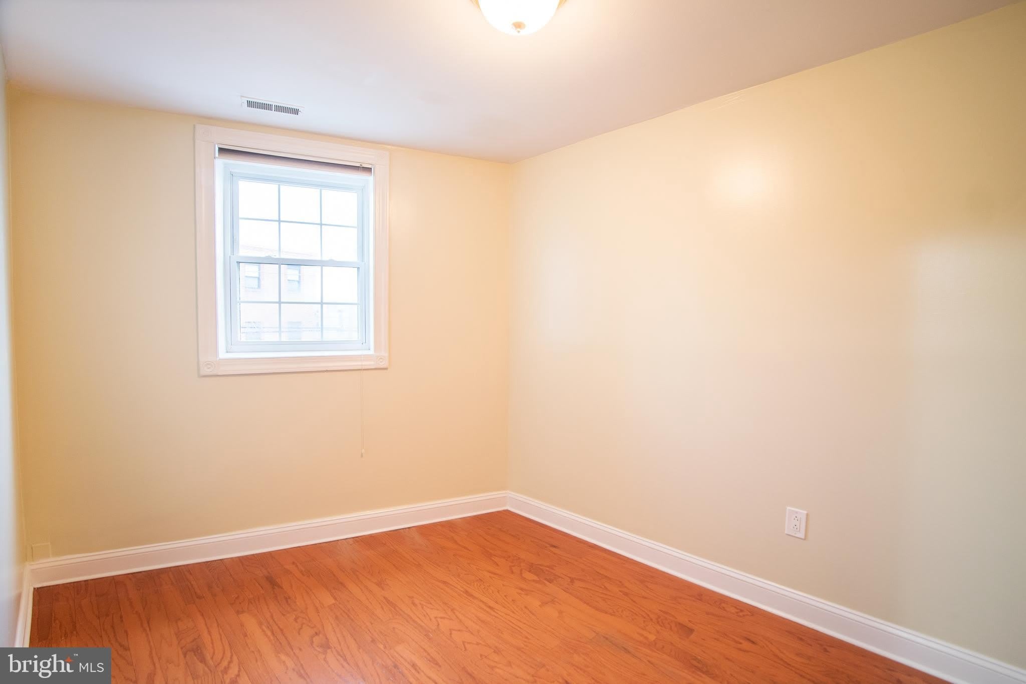 1124 E PASSYUNK Avenue – photo 3