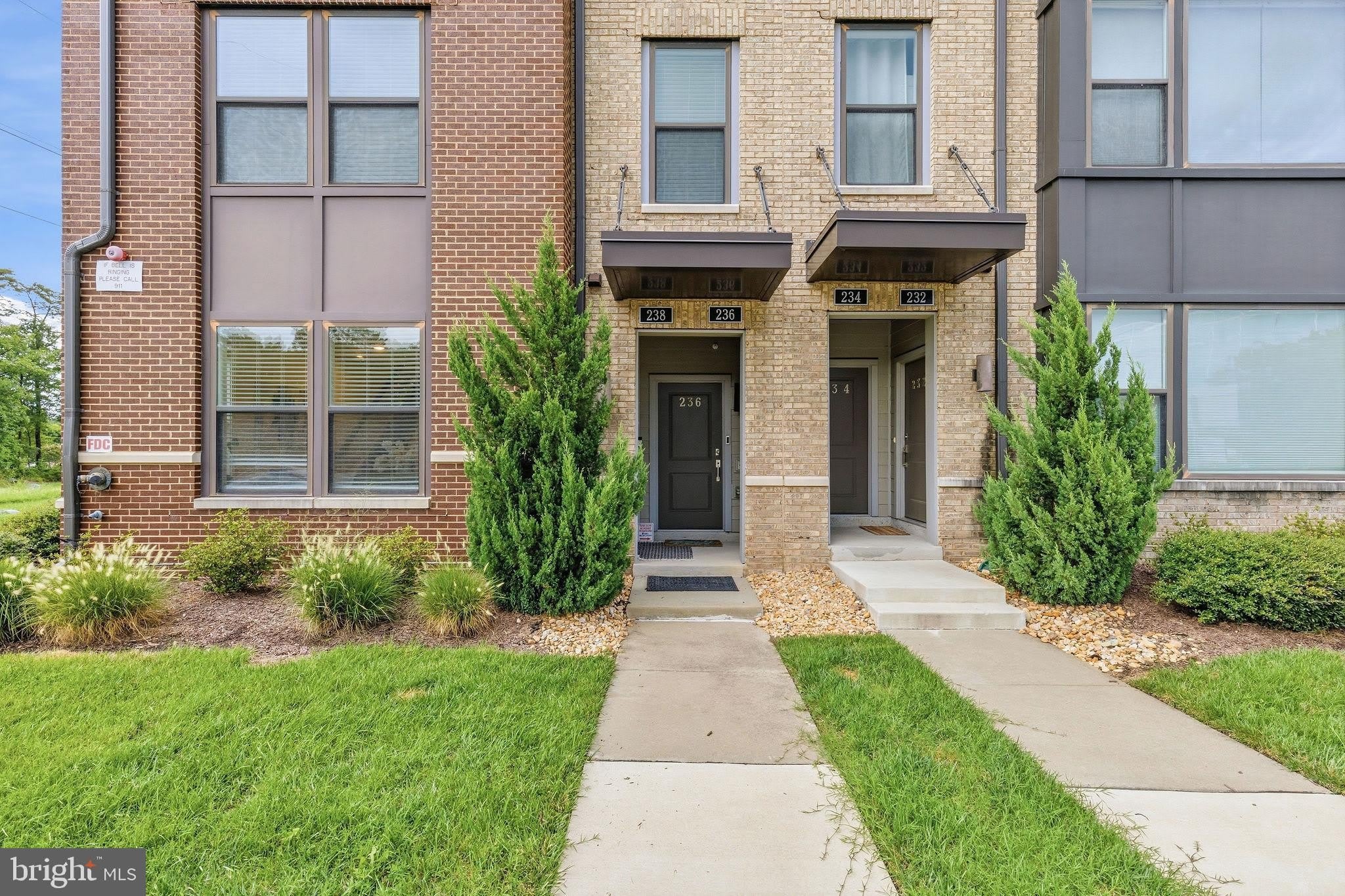 238 VAN BUREN Street – photo 3