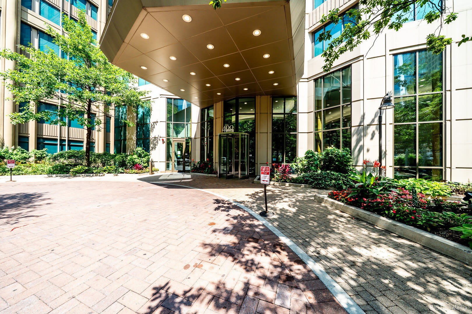 400 N LaSalle Street – photo 2