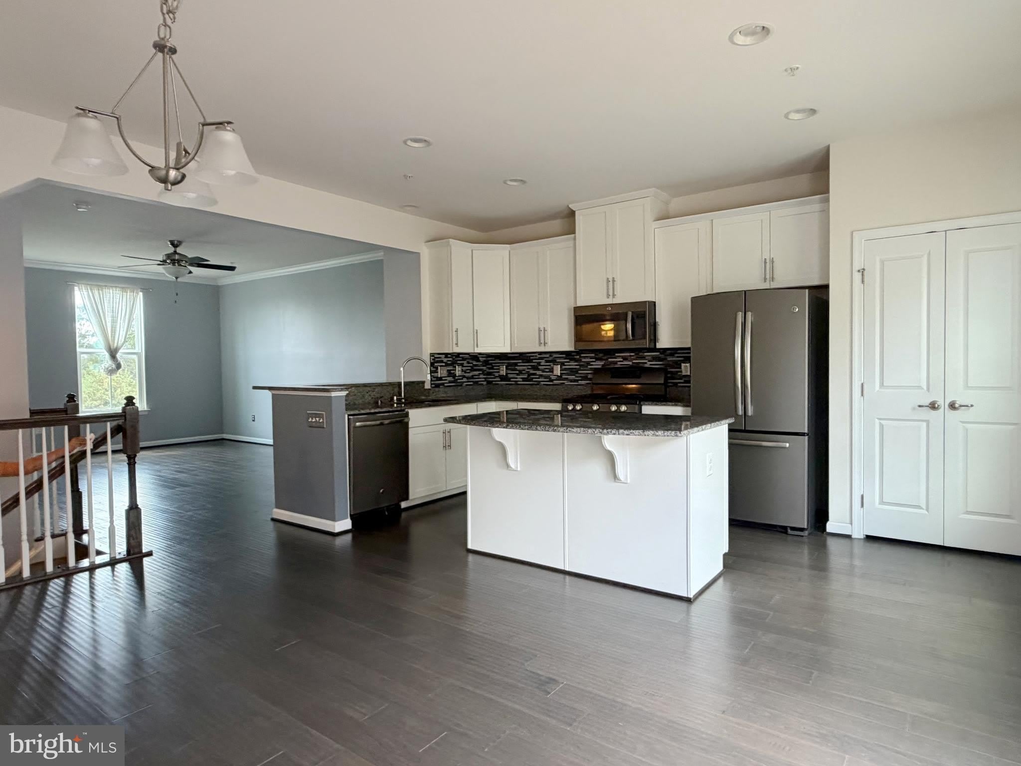 3625 URBANA Pike – photo 5