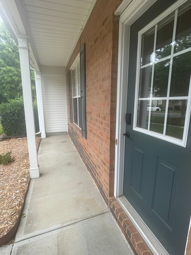 Beautiful 3-Bedroom Townhome in Beverly Crest – photo 3