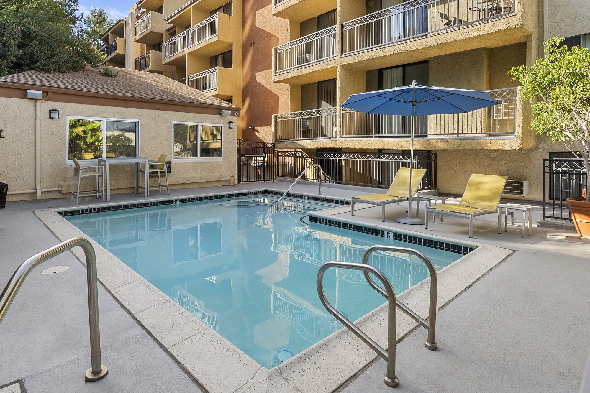 Ariel Court – photo 1