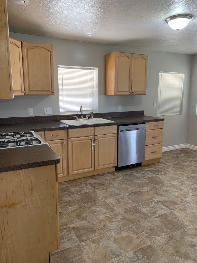 4 Weeks Rent on Us! – photo 3