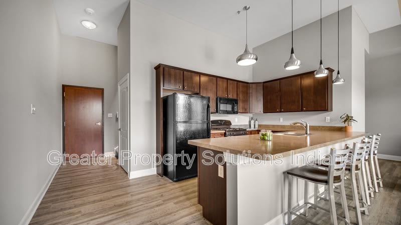 60 University Drive – photo 2