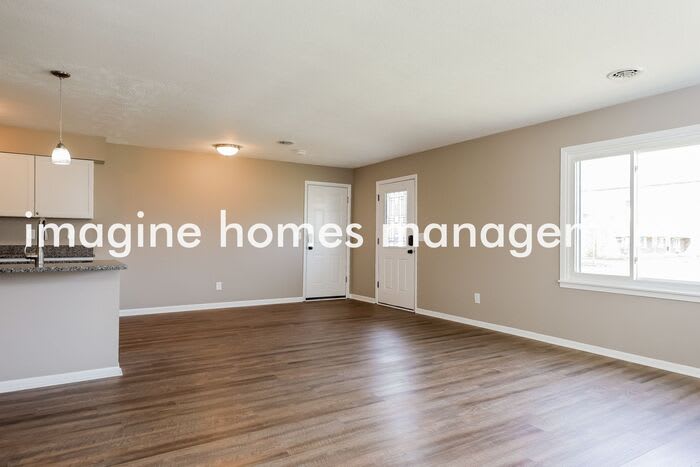 7690 Sharon Drive – photo 3